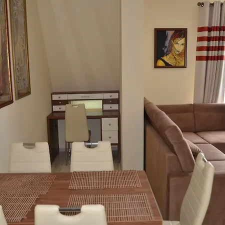 Luksusowy Przy Plazy Niegocin 기지크코