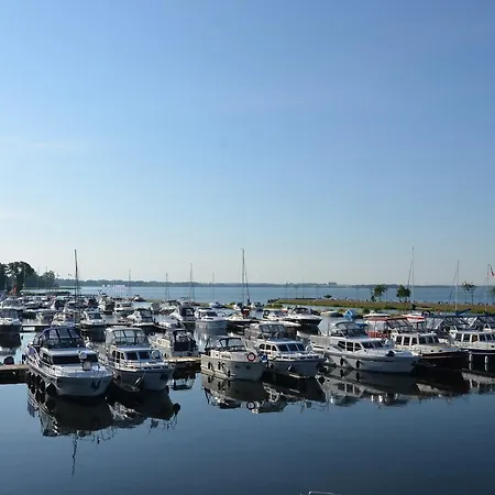 Luksusowy Przy Plazy Niegocin 기지크코