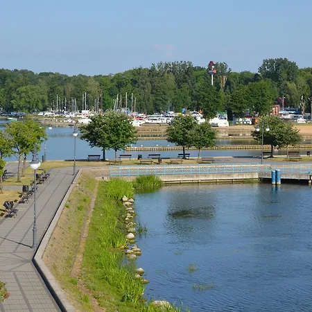 Luksusowy Przy Plazy Niegocin 아파트 기지크코